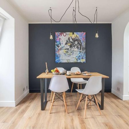 One Bed Top Floor, Brand New, Central Old Town 哈斯丁 外观 照片